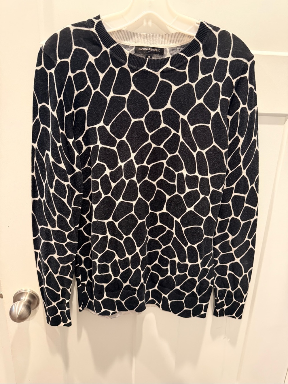Banana Republic Medium Black Cream Print Sweater Abstract Animal Crewneck